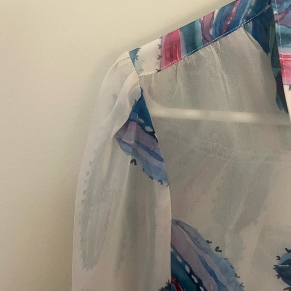 ModCloth Watercolor Cactus‎ Button Down Chiffon Blouse Size Medium NWOT - Picture 4 of 7